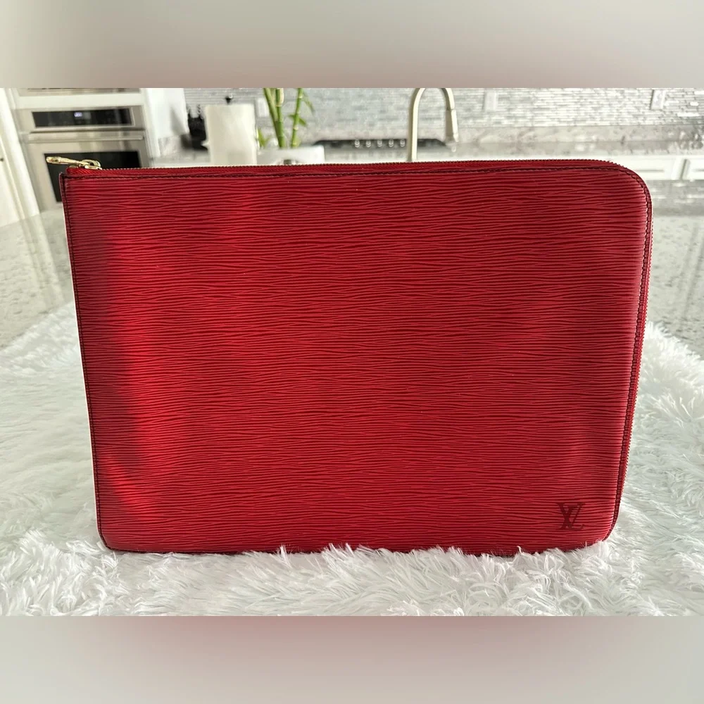 Authentic Louis Vuitton Epi Leather Red Jules GM‎ Pochette Bag Clutch Pouch